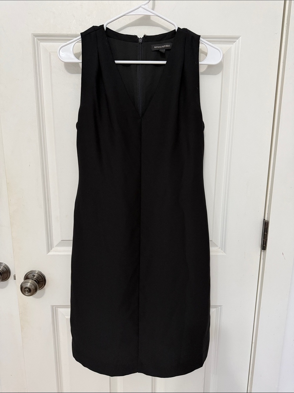 Banana Republic Black Sleeveless V-Neck Sheath Dress